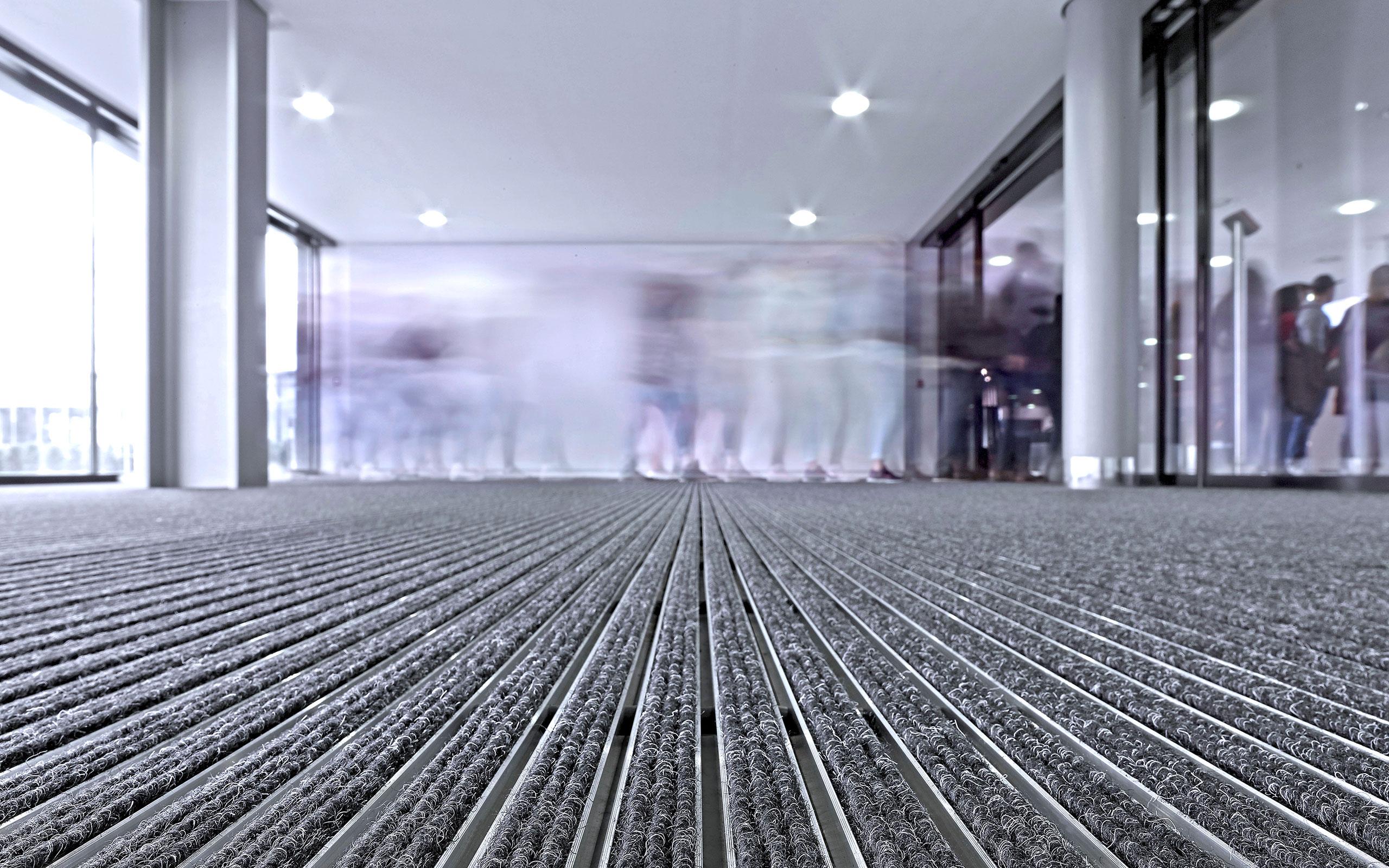 Faites le choix d'un tapis à structure aluminium pour votre zone d'accueil